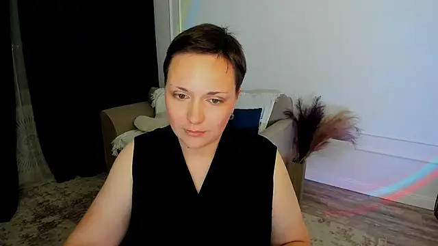 GoldenHazee stripchat live cam model