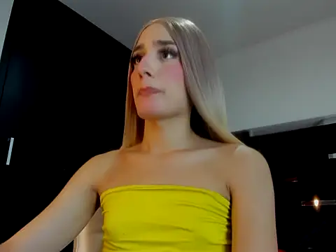Miranda_bigcock3 stripchat live cam model