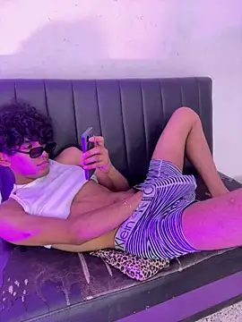 Limitless_boy stripchat live cam model