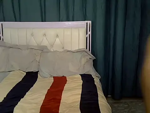 PetiteCocoo stripchat live cam model