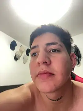 Fozil_Dvice stripchat live cam model