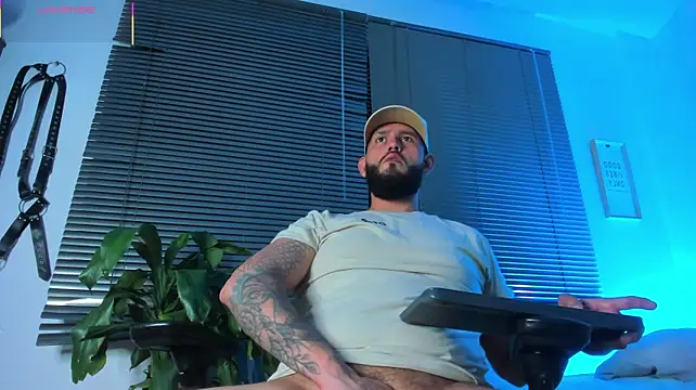 Bigsmalle stripchat live cam model