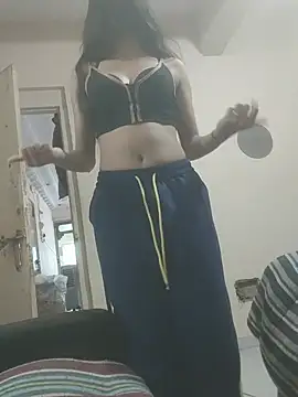 Poojq_333 stripchat live cam model