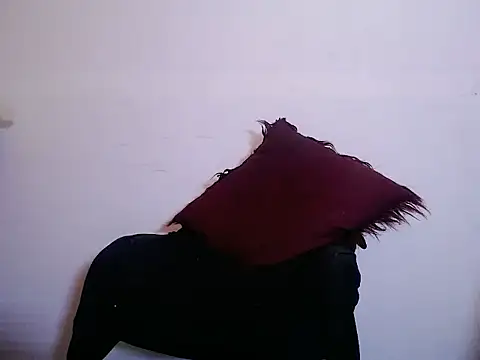 IsandraHard stripchat live cam model
