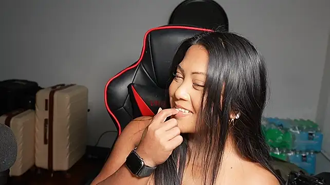 Bubbleliyah stripchat live cam model