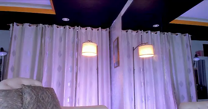Zarajener stripchat live cam model