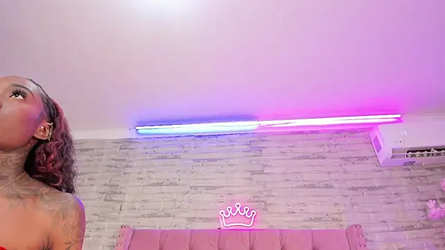 MilanJackson stripchat live cam model