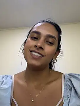 LunaHeat stripchat live cam model