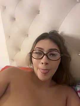 giaa_ stripchat live cam model