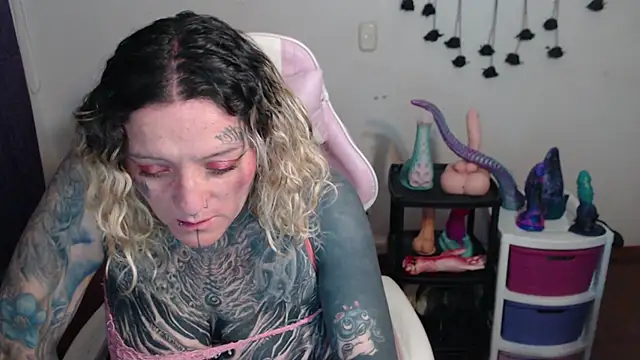 SLOPPYTITSS stripchat live cam model