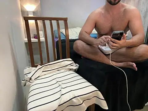 CasadoLutadorBigStuds stripchat live cam model