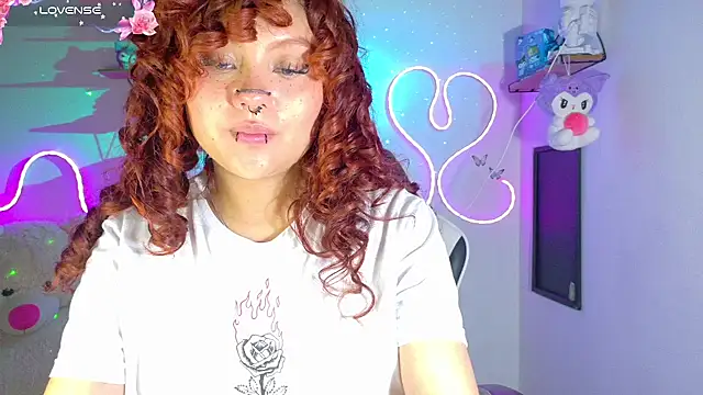 theiamoon stripchat live cam model