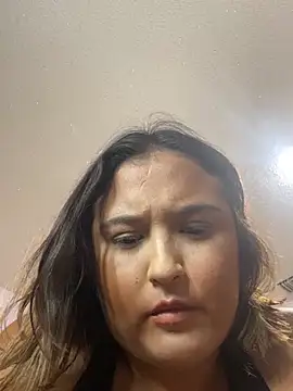 bbwbelle stripchat live cam model