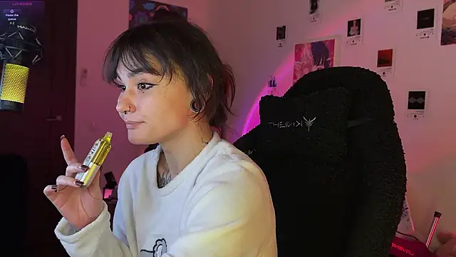 deadlysweet stripchat live cam model