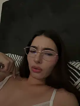 Coralinee_01 stripchat live cam model