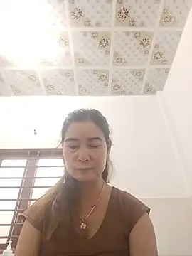 Sexy-ladyboobs20 stripchat live cam model