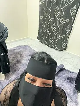 mari_layali stripchat live cam model