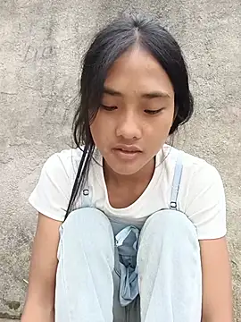 Hoa-tuylip stripchat live cam model