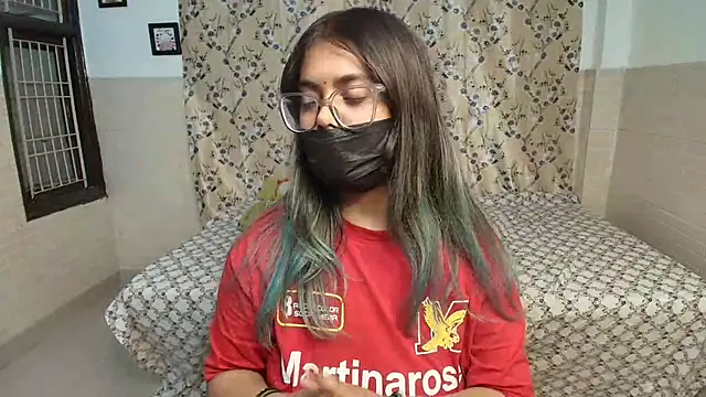 Bold-camlin stripchat live cam model