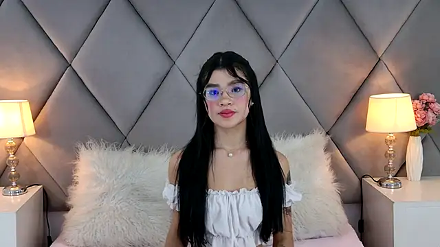 OliviaDiaz stripchat live cam model