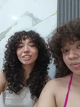 Cutecurly stripchat live cam model