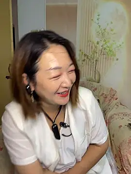 Ruyier stripchat live cam model