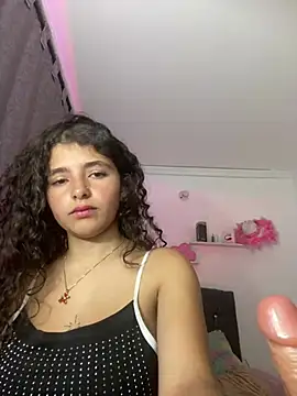 LINDA-0123 stripchat live cam model