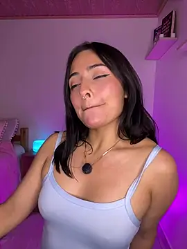 NandaVixen stripchat live cam model