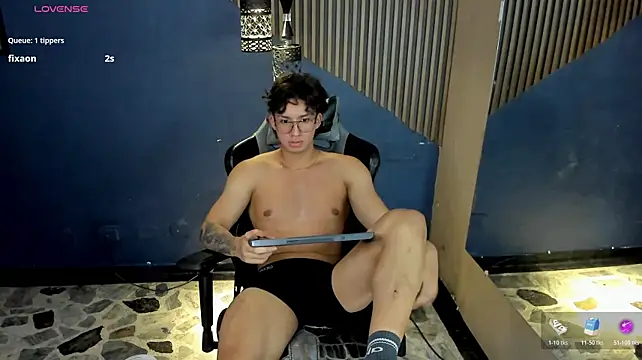 Axxel_Muscle stripchat live cam model