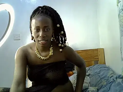 Holyshan stripchat live cam model