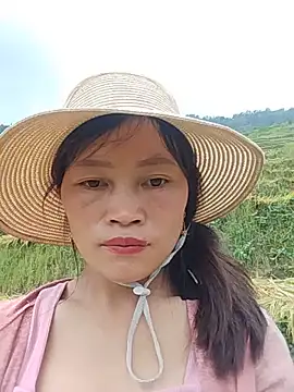 Buong-binh stripchat live cam model