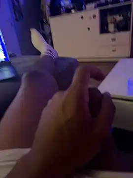 shaker75019paris stripchat live cam model