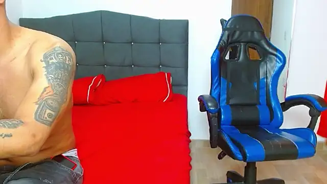 big--boss stripchat live cam model
