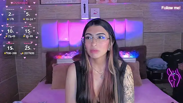 mia_devine_ stripchat live cam model