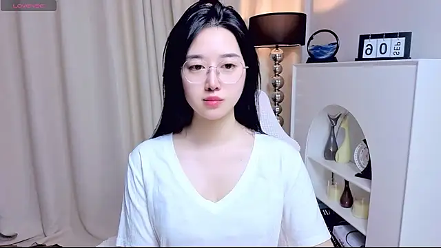 miuu6868 stripchat live cam model