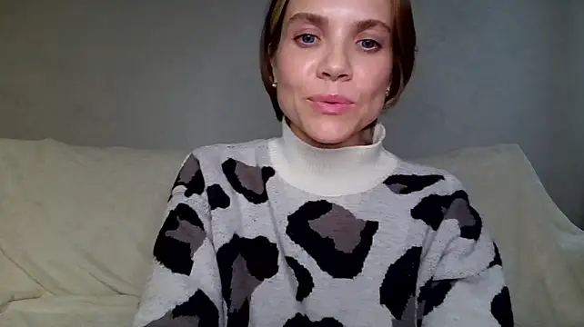 NatalieMoses stripchat live cam model