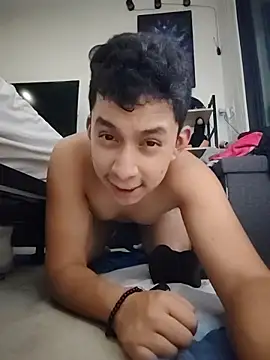 pupTaro235 stripchat live cam model