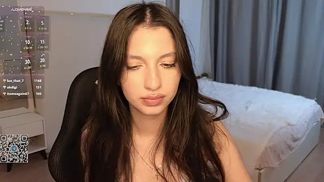 Honeycamilla stripchat live cam model