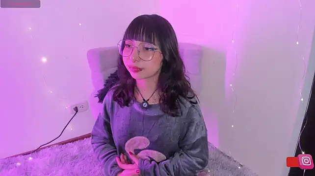 arysUwU stripchat live cam model