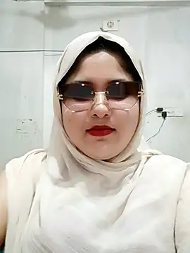 Nusrat-N stripchat live cam model