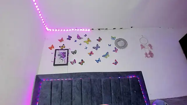 emmie_bunny stripchat live cam model