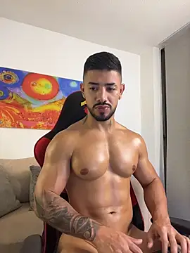 Ezzio_Scolaro stripchat live cam model