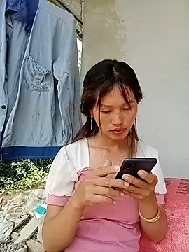 gogo-min stripchat live cam model