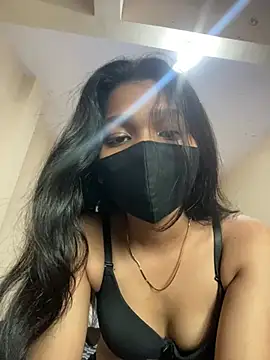 Poojq_333 stripchat live cam model