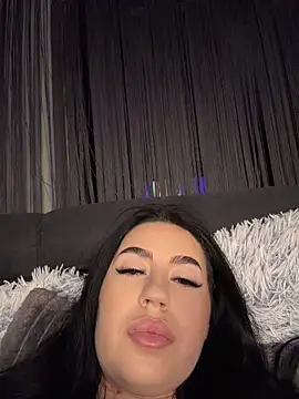 Andrestarr stripchat live cam model