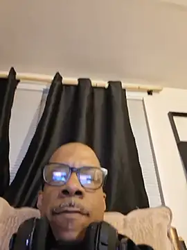 MrDaddyBbSnake stripchat live cam model