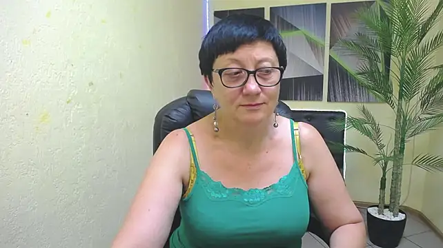 EmilyL0ve stripchat live cam model