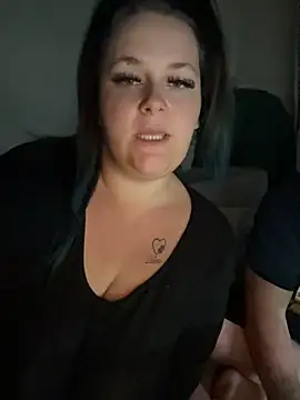CurvyScarlett69xx stripchat live cam model