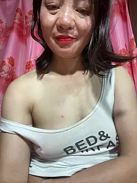 lysa55 stripchat live cam model