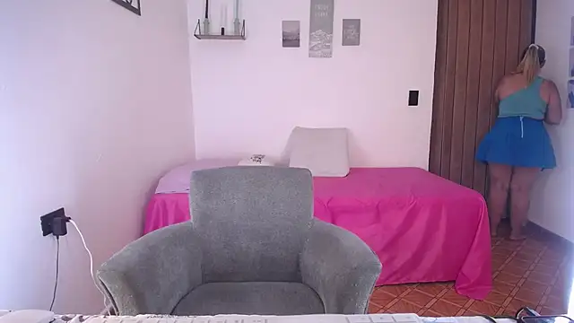 renata_salinas_1 stripchat live cam model